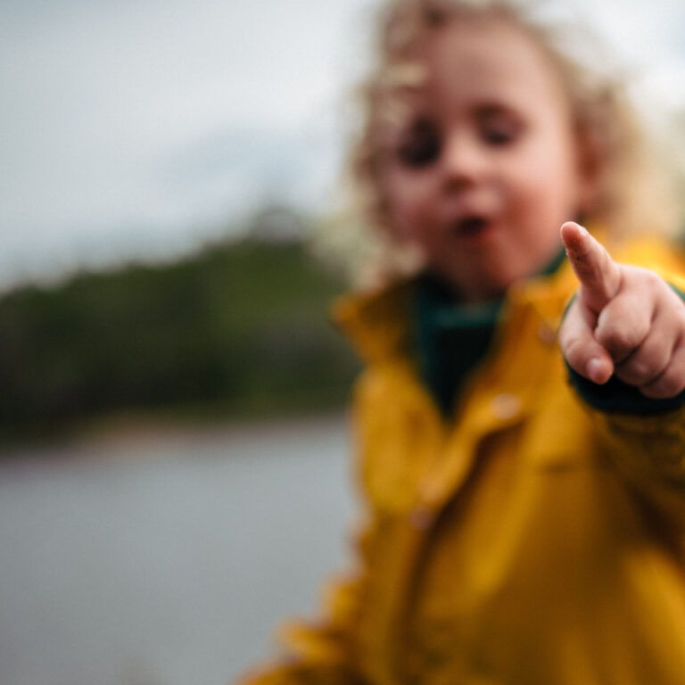 kid pointing